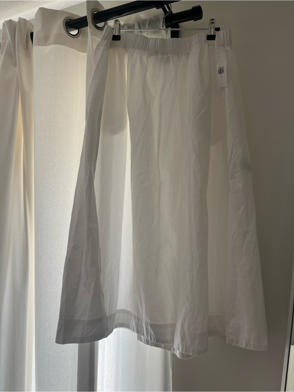 Old Navy White Elastic-Waist Midi Skirt